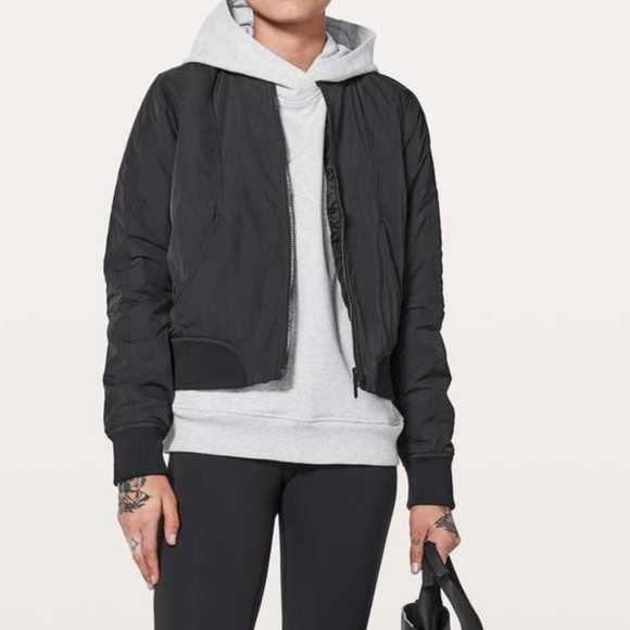Lululemon Flip It & Reverse It Jacket
Black 4 - Picture 1 of 9